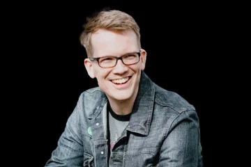 YouTube Star Hank Green Shares Cancer Diagnosis: A Journey of Hope and Friendship