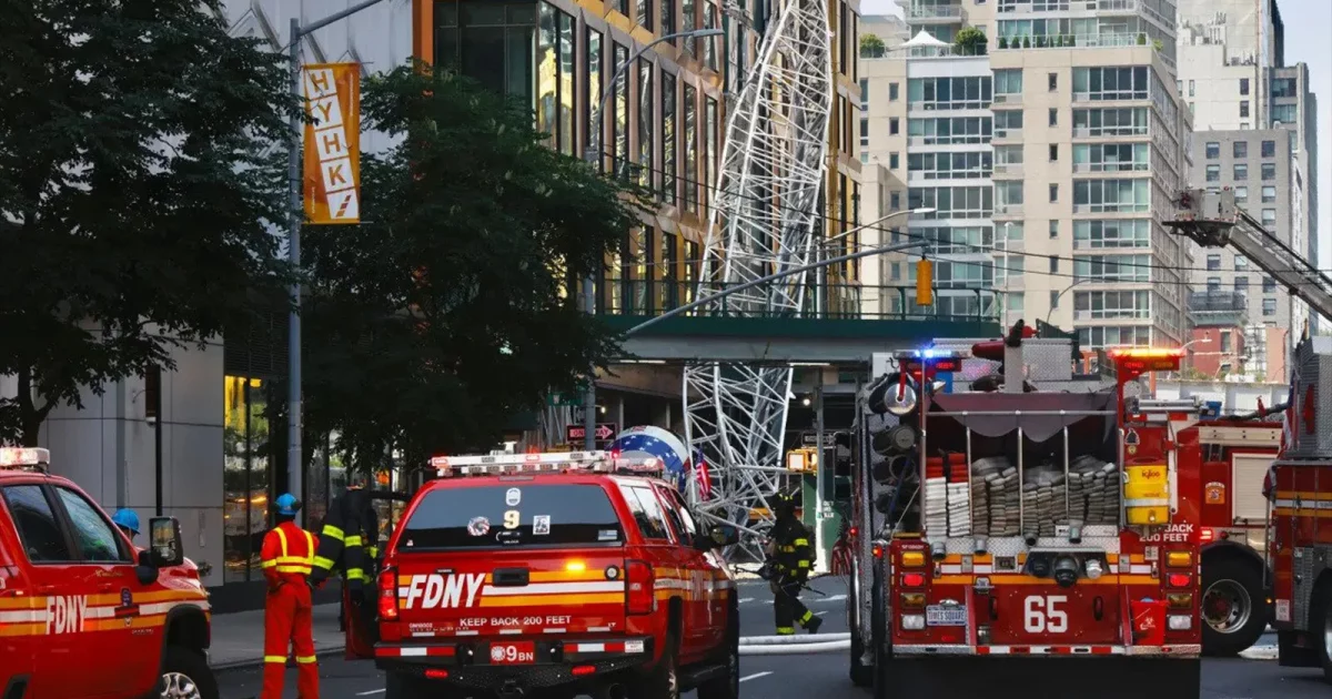 Crane Collapse in Manhattan: 6 Injured, Investigation Underway