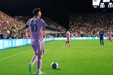 Lionel Messi Lights Up MLS Debut with Sensational Free Kick, Securing Victory for Inter Miami